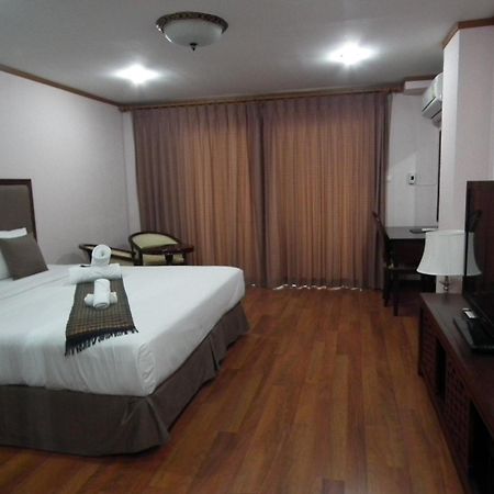 Abricole At Pattaya Hill Apartment Екстериор снимка