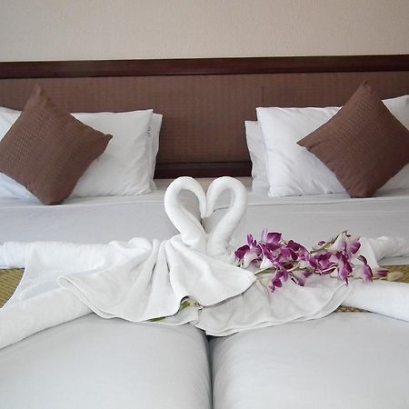 Abricole At Pattaya Hill Apartment Екстериор снимка