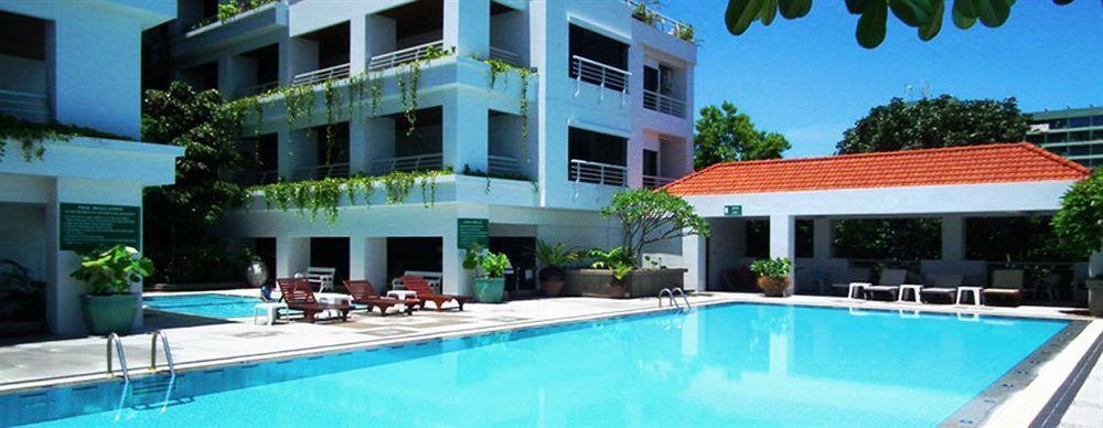 Abricole At Pattaya Hill Apartment Екстериор снимка