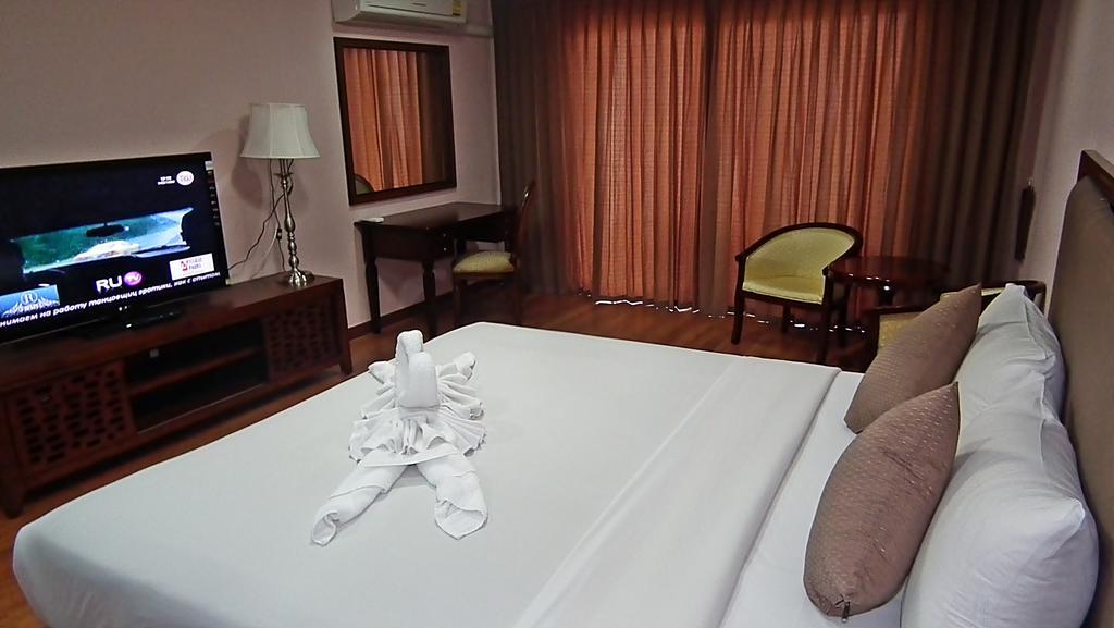 Abricole At Pattaya Hill Apartment Екстериор снимка