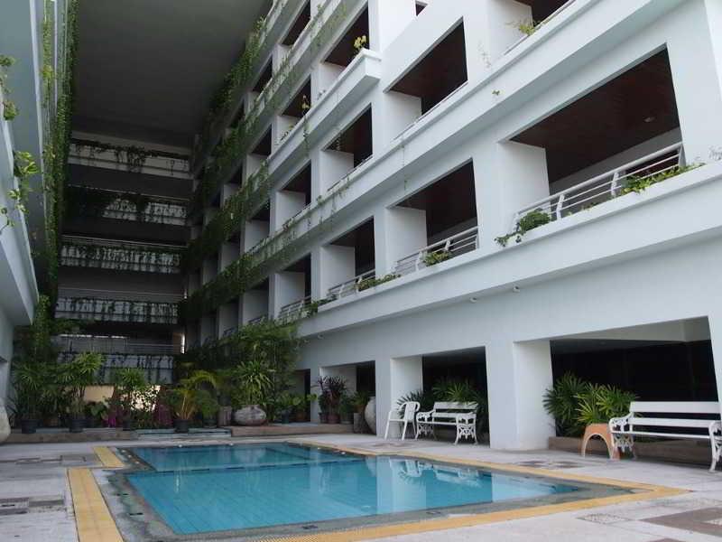 Abricole At Pattaya Hill Apartment Екстериор снимка
