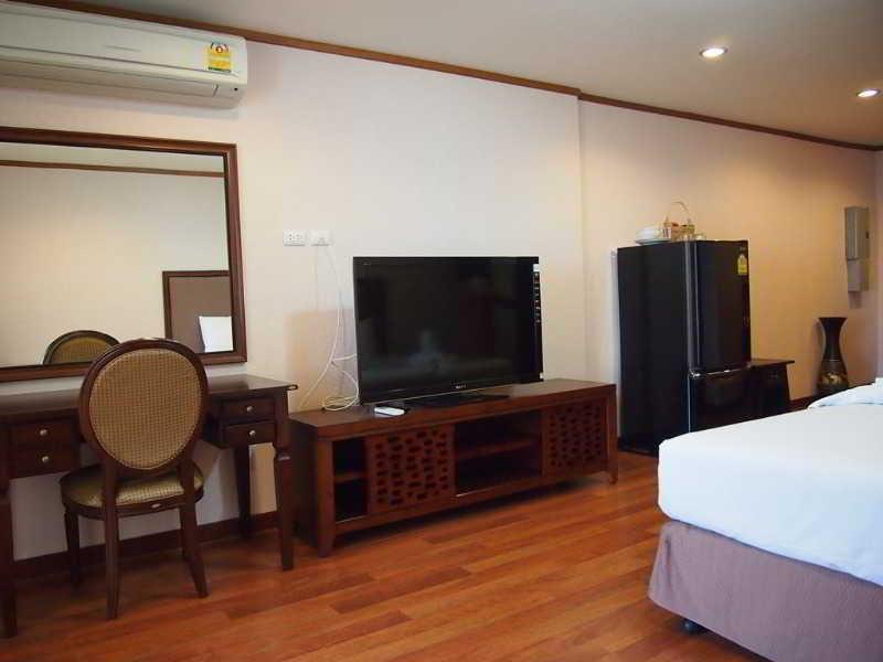 Abricole At Pattaya Hill Apartment Екстериор снимка