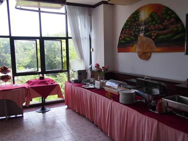 Abricole At Pattaya Hill Apartment Екстериор снимка
