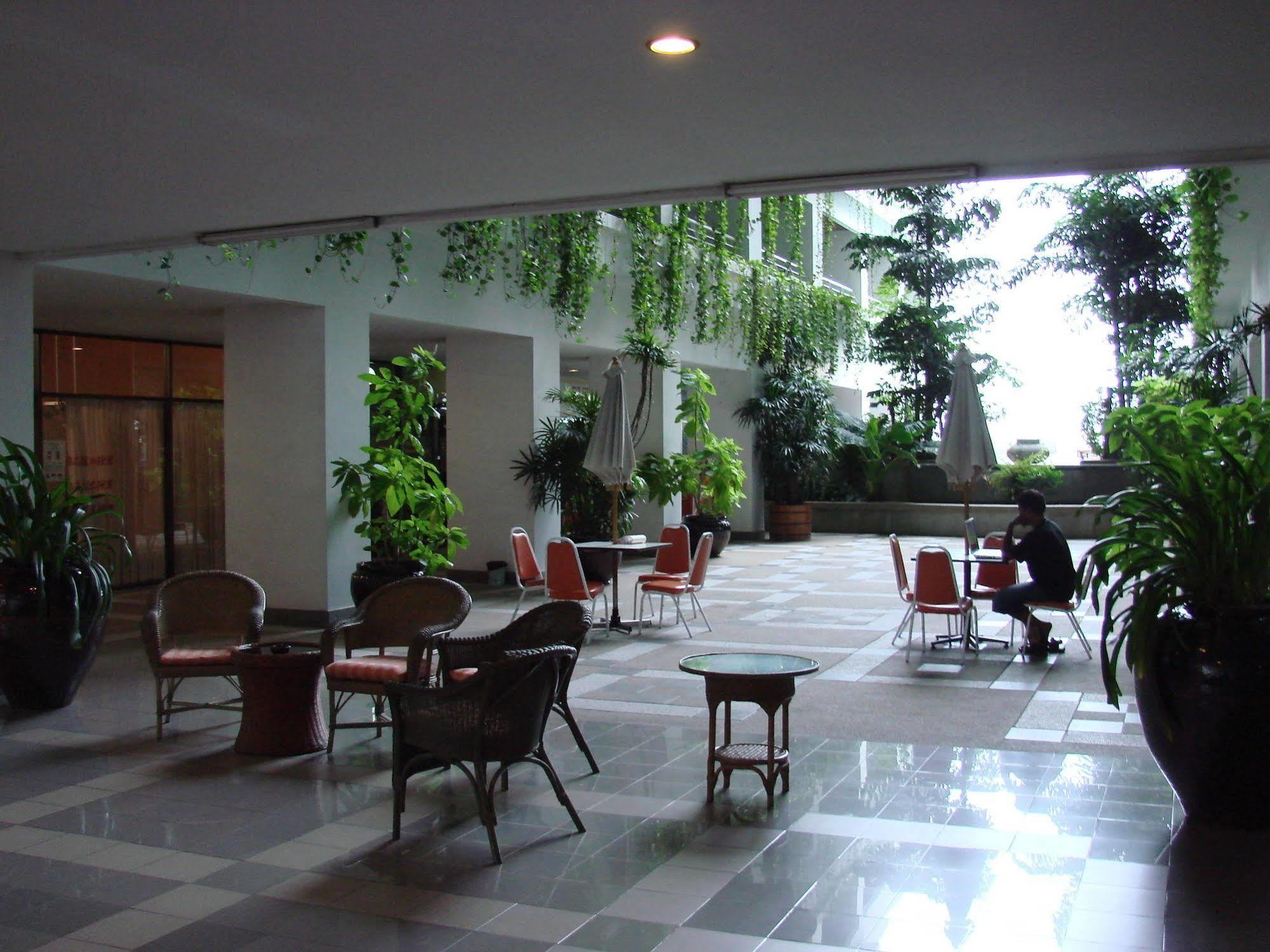 Abricole At Pattaya Hill Apartment Екстериор снимка