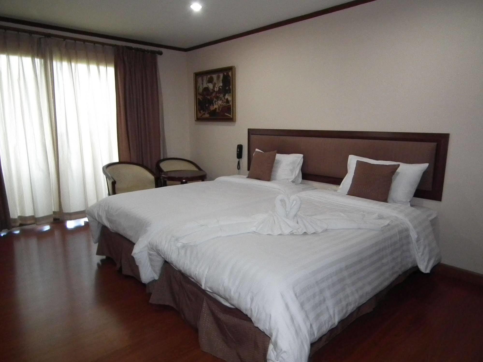 Abricole At Pattaya Hill Apartment Екстериор снимка