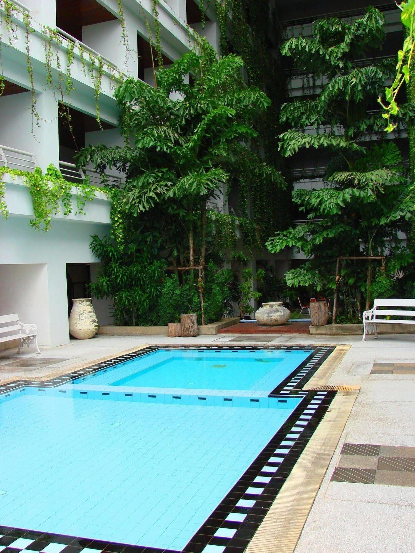 Abricole At Pattaya Hill Apartment Екстериор снимка